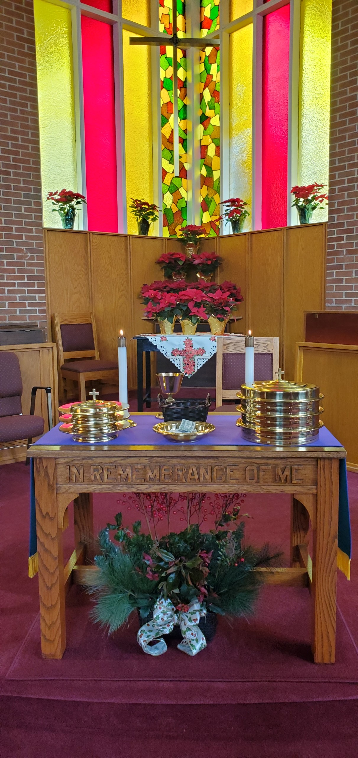 Alter: ADVENT AT FIRST CHRISTIAN CHURCH